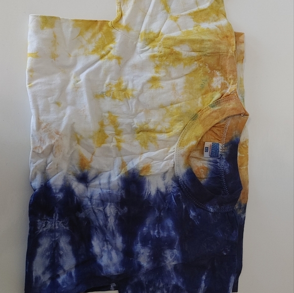 Ladies Adire Tops - Picture 10 of 10